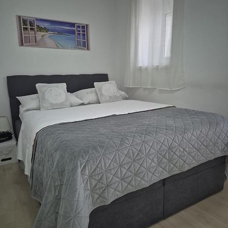 Room Near The Center Σπλιτ Εξωτερικό φωτογραφία