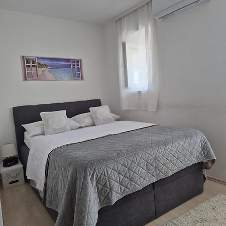 Room Near The Center Σπλιτ Εξωτερικό φωτογραφία