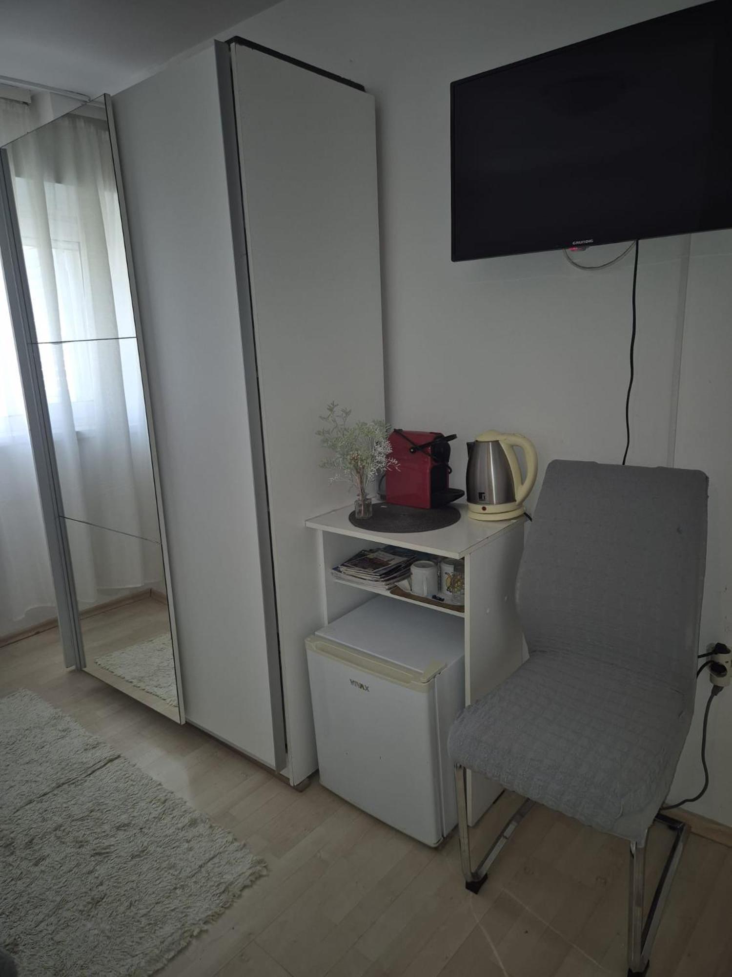 Room Near The Center Σπλιτ Εξωτερικό φωτογραφία